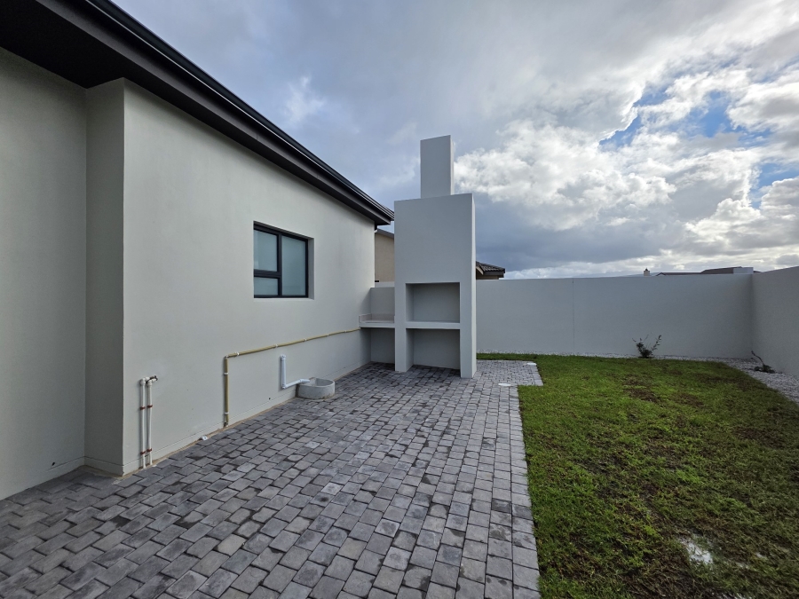 4 Bedroom Property for Sale in Fountains Estate Eastern Cape